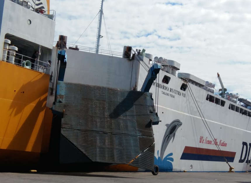 Pelabuhan di Makassar