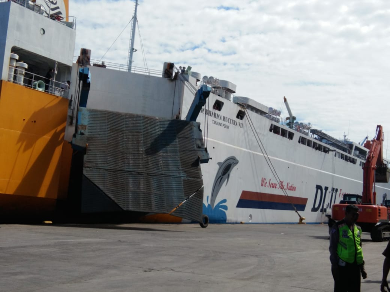 pelabuhan di makassar